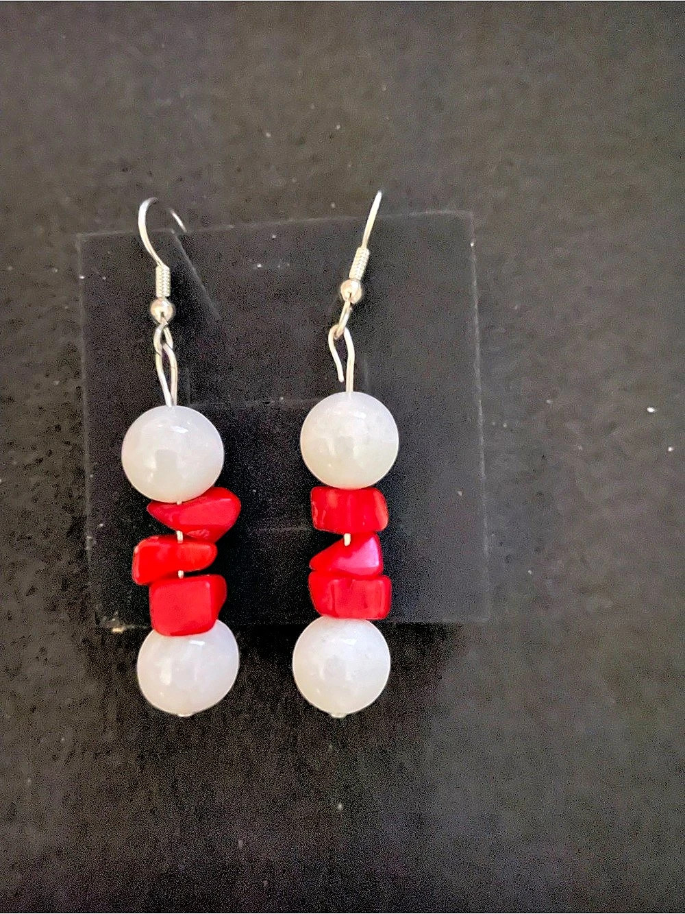 New Red & White Beaded Drop Earrings Like New